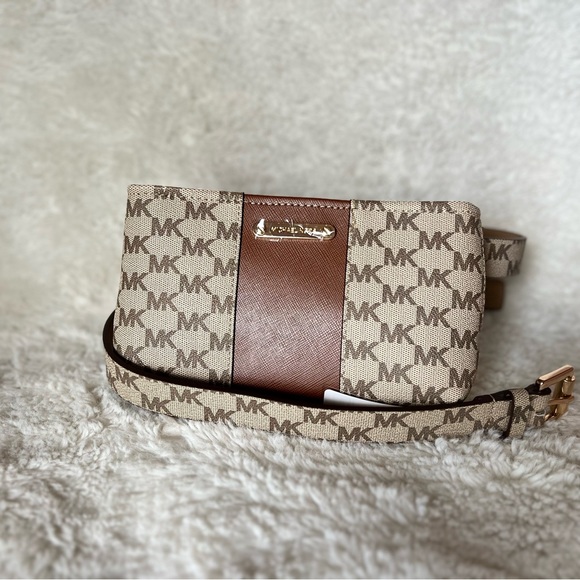 MICHAEL KORS LOGO brown/AcornWomans Belt Bag.Great Fall Colors.Gold Hardware.NWT - Picture 3 of 11